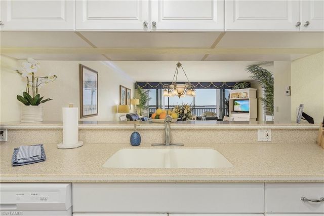 17080 Harbour Point DR # 213, Fort Myers, FL 33908