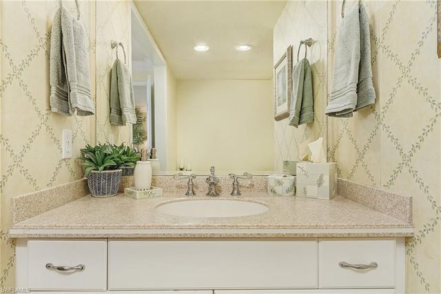 17080 Harbour Point DR # 213, Fort Myers, FL 33908