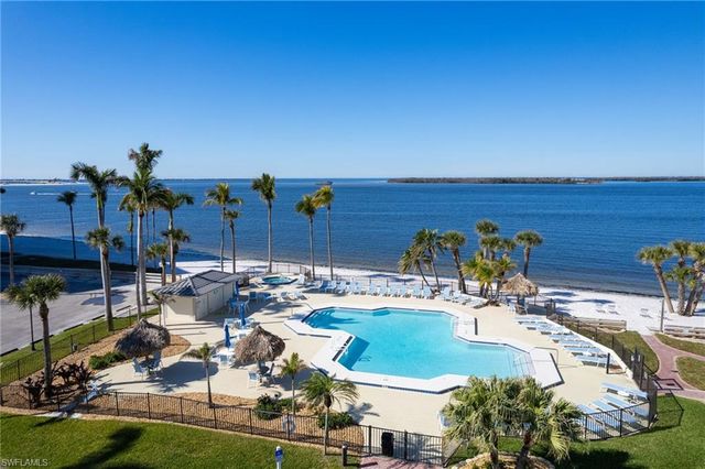 17080 Harbour Point DR # 213, Fort Myers, FL 33908