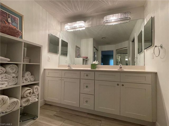 1130 Partridge CIR # 102, Naples, FL 34104