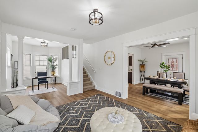 2001 10th Street, Des Moines, IA 50314