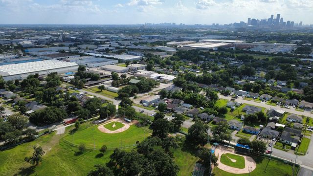1135 Henke Street, Houston, TX 77020