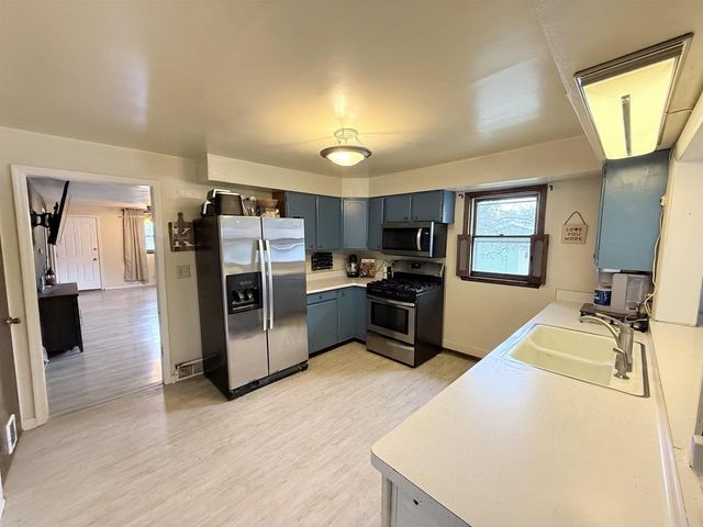 2127 Rockport Road, Janesville, WI 53548