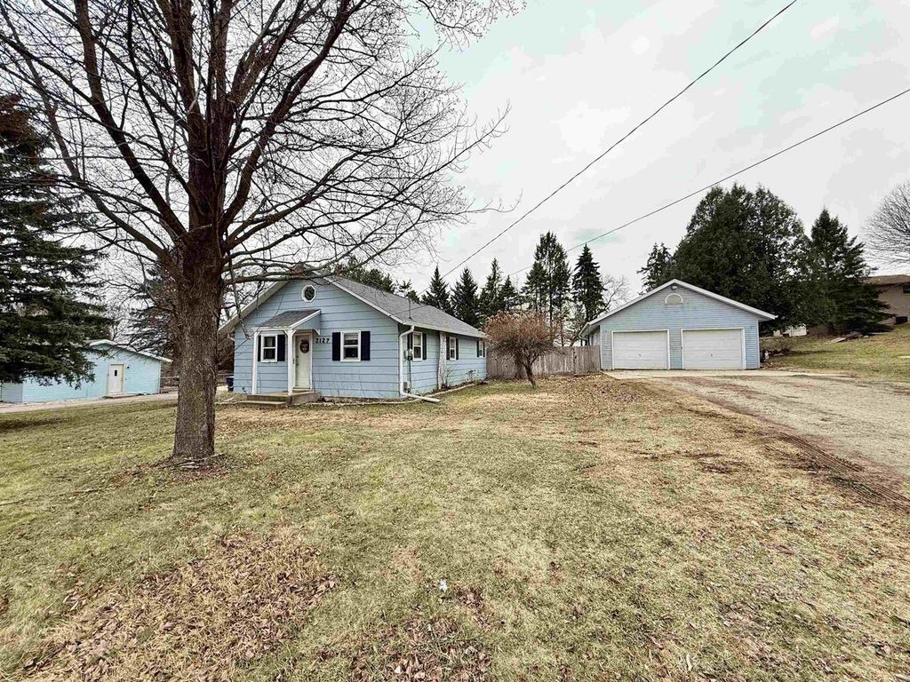 2127 Rockport Road, Janesville, WI 53548