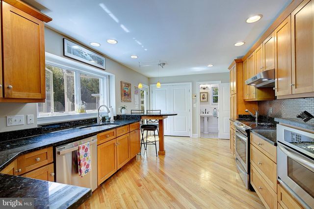 2 ISAACS ST, Annapolis, MD 21401