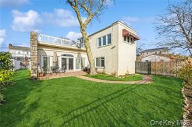 465 W Market Street, Long Beach, NY 11561