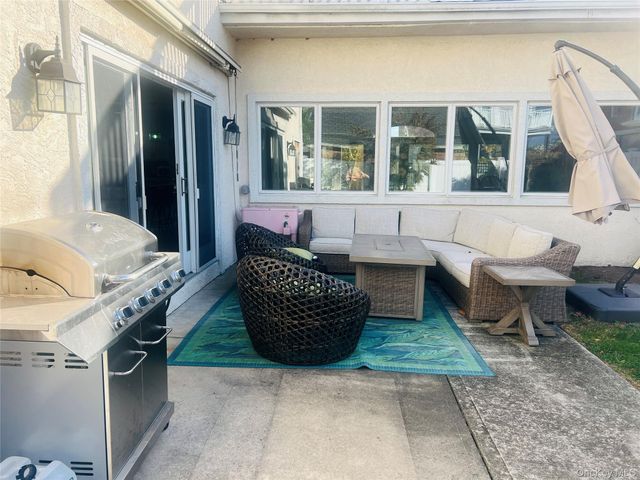 465 W Market Street, Long Beach, NY 11561