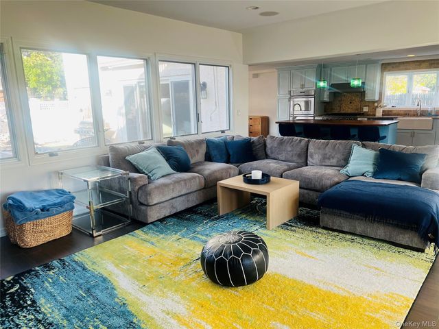 465 W Market Street, Long Beach, NY 11561