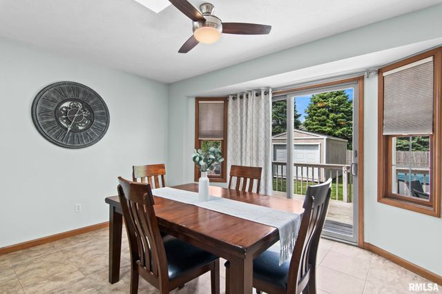 1423 REDWOOD Drive, Chatham, IL 62629