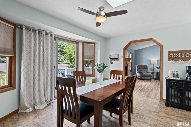 1423 REDWOOD Drive, Chatham, IL 62629