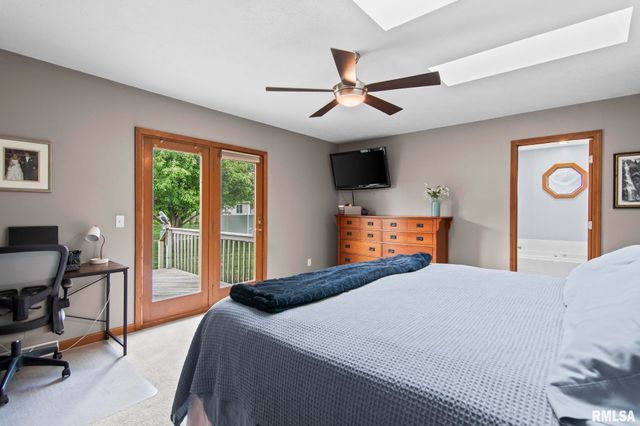 1423 REDWOOD Drive, Chatham, IL 62629