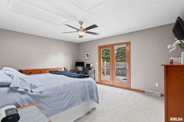 1423 REDWOOD Drive, Chatham, IL 62629