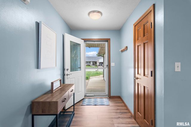 1423 REDWOOD Drive, Chatham, IL 62629