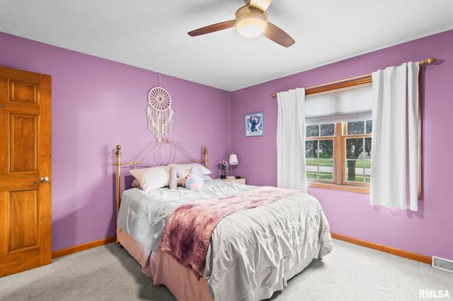 1423 REDWOOD Drive, Chatham, IL 62629