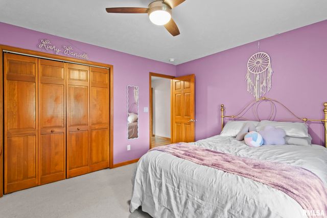 1423 REDWOOD Drive, Chatham, IL 62629