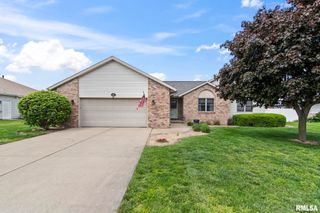 1423 REDWOOD Drive, Chatham, IL 62629