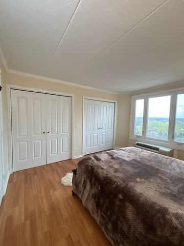 1 RENAISSANCE Place 912, Palatine, IL 60067