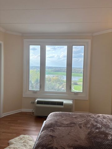 1 RENAISSANCE Place 912, Palatine, IL 60067