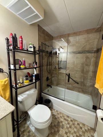 1 RENAISSANCE Place 912, Palatine, IL 60067