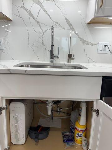 1 RENAISSANCE Place 912, Palatine, IL 60067