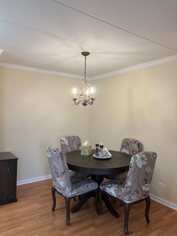 1 RENAISSANCE Place 912, Palatine, IL 60067