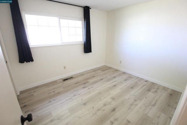 10 School St, Isleton, CA 95641