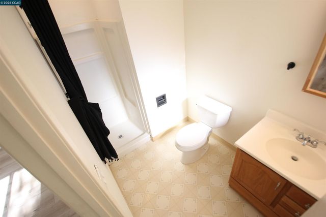 10 School St, Isleton, CA 95641