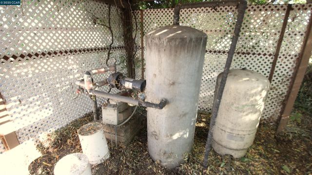 10 School St, Isleton, CA 95641