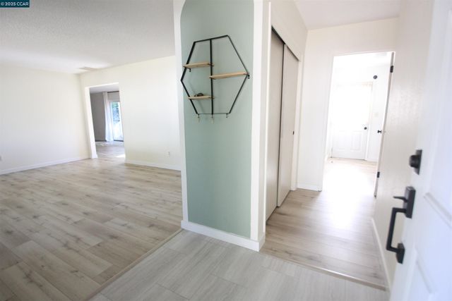 10 School St, Isleton, CA 95641