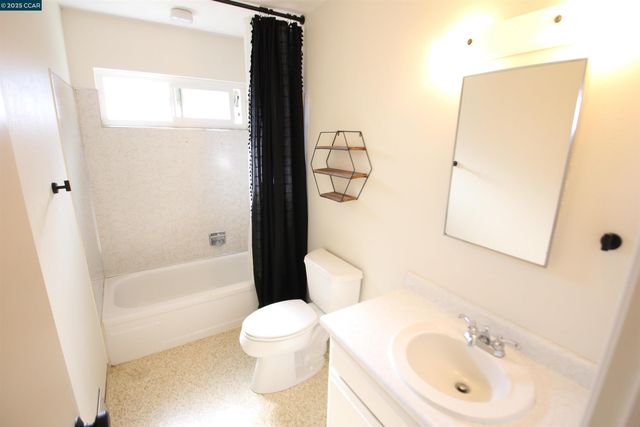 10 School St, Isleton, CA 95641