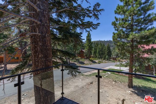 380 Pine Street, Mammoth Lakes, CA 93546