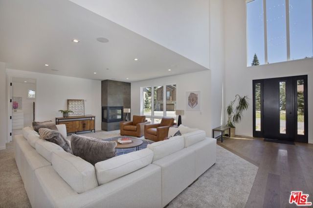 380 Pine Street, Mammoth Lakes, CA 93546