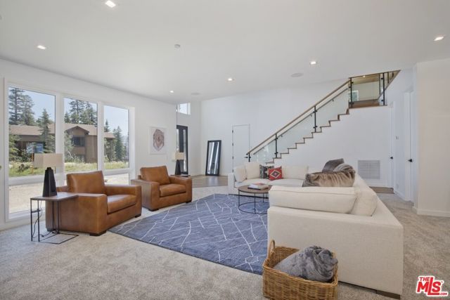 380 Pine Street, Mammoth Lakes, CA 93546