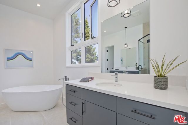 380 Pine Street, Mammoth Lakes, CA 93546