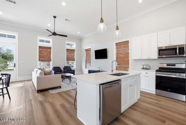 254 Caillavet Street, Biloxi, MS 39530