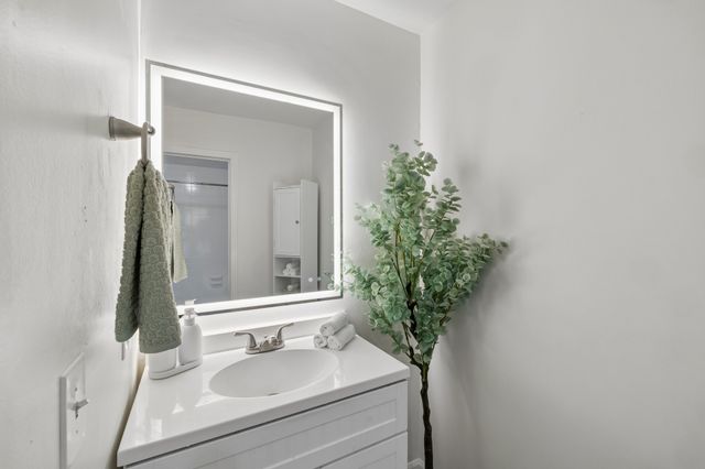 500 Paragon Mills Rd Apt M11, Nashville, TN 37211