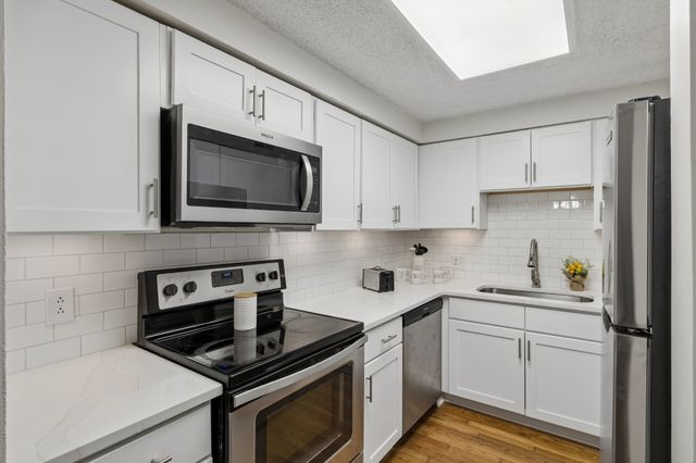 500 Paragon Mills Rd Apt M11, Nashville, TN 37211