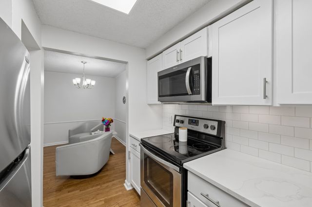 500 Paragon Mills Rd Apt M11, Nashville, TN 37211