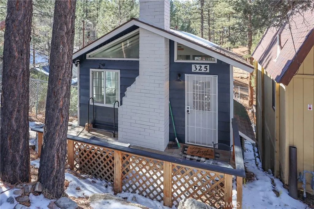 325 Hilltop Lane, Big Bear City, CA 92314