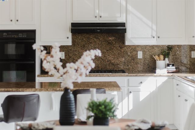 25657 Crestfield Dr, Castro Valley, CA 94552