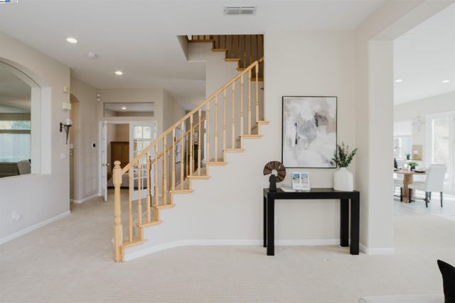 25657 Crestfield Dr, Castro Valley, CA 94552