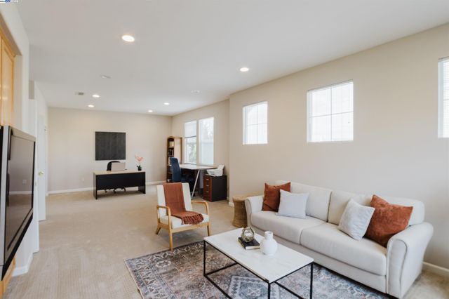 25657 Crestfield Dr, Castro Valley, CA 94552