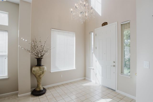 25657 Crestfield Dr, Castro Valley, CA 94552