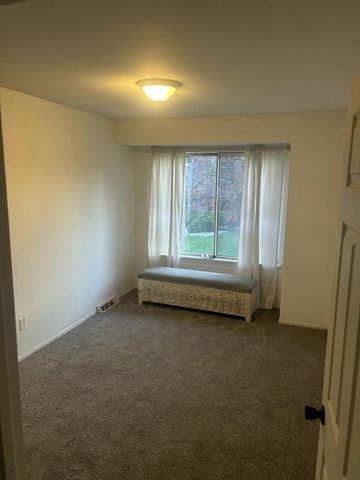 8616 Servite DRIVE, Milwaukee, WI 53223