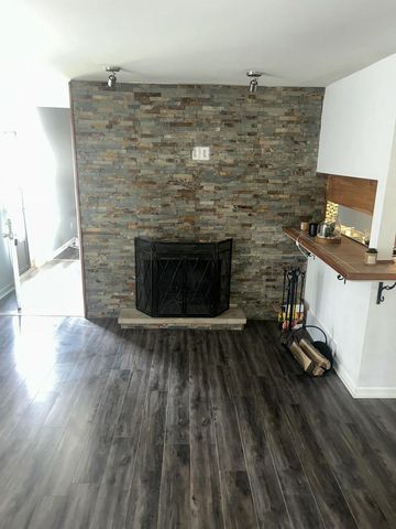8616 Servite DRIVE, Milwaukee, WI 53223