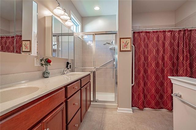 6525 Betsy Ross Circle, Bethlehem City, PA 18017