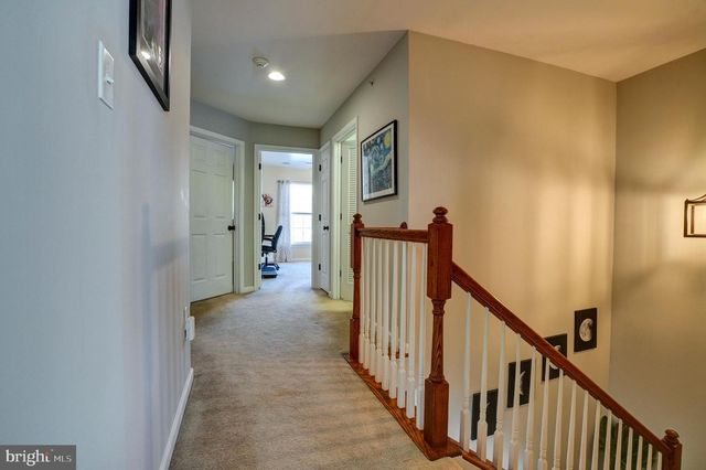 12 CREEKSIDE DR, Pottstown, PA 19464