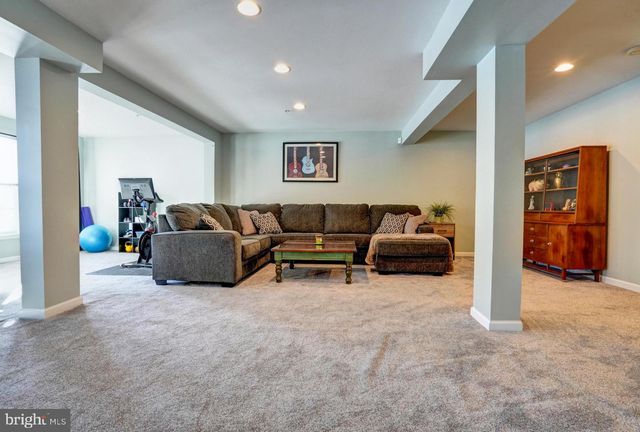 12 CREEKSIDE DR, Pottstown, PA 19464