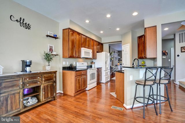 12 CREEKSIDE DR, Pottstown, PA 19464