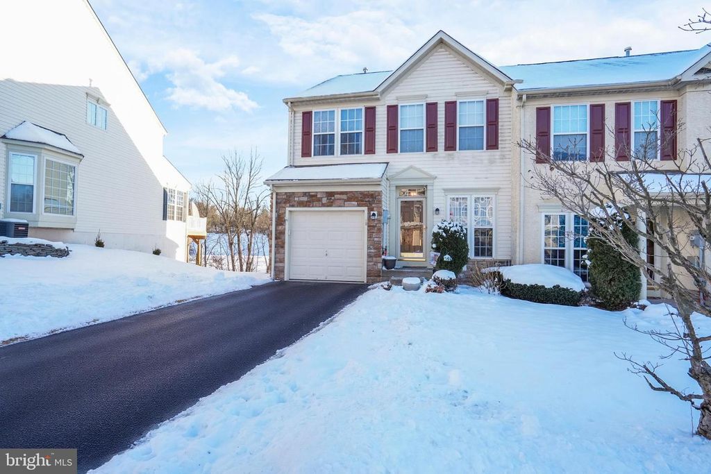 12 CREEKSIDE DR, Pottstown, PA 19464